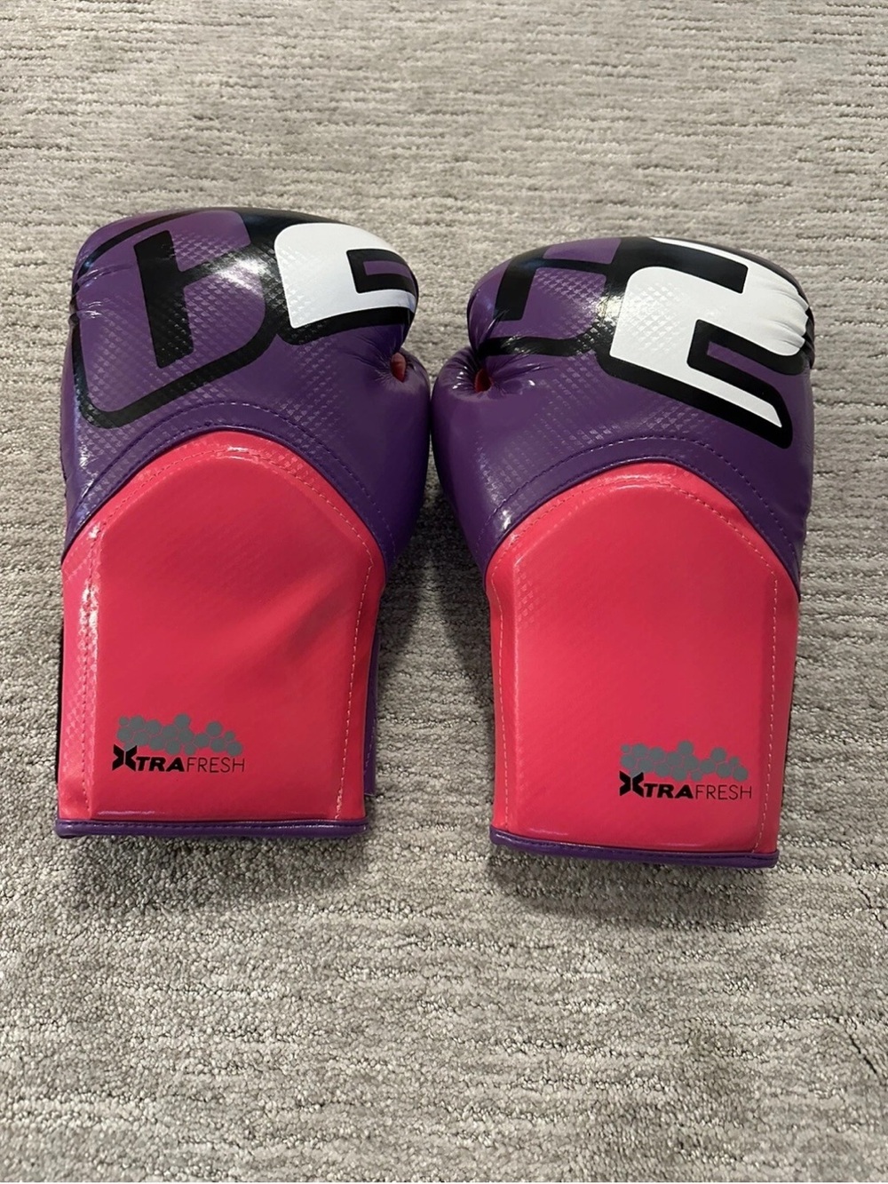 Combat Corner CRNR C2 Turbo Boxing Gloves / XtraFresh / Pink/Purple 16oz
